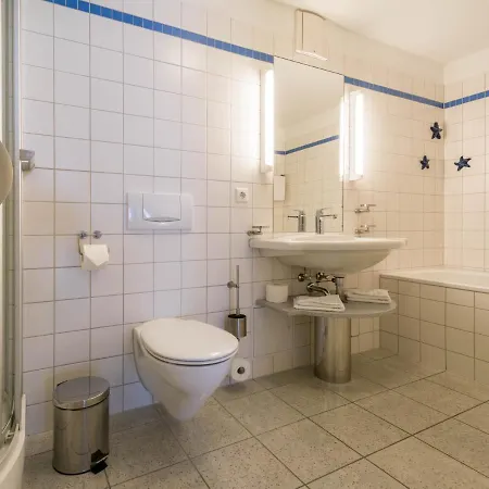 Apartment Kaiservillen - Mit 2 Schlafzimmern Und Balkon D222 *